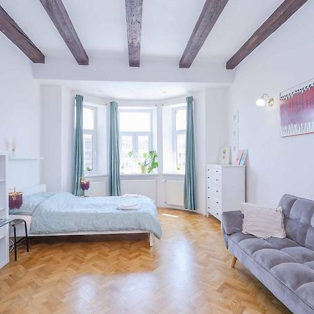 Cozy & Spacious Family Stay Near Train Station Bratislava Exterior photo
