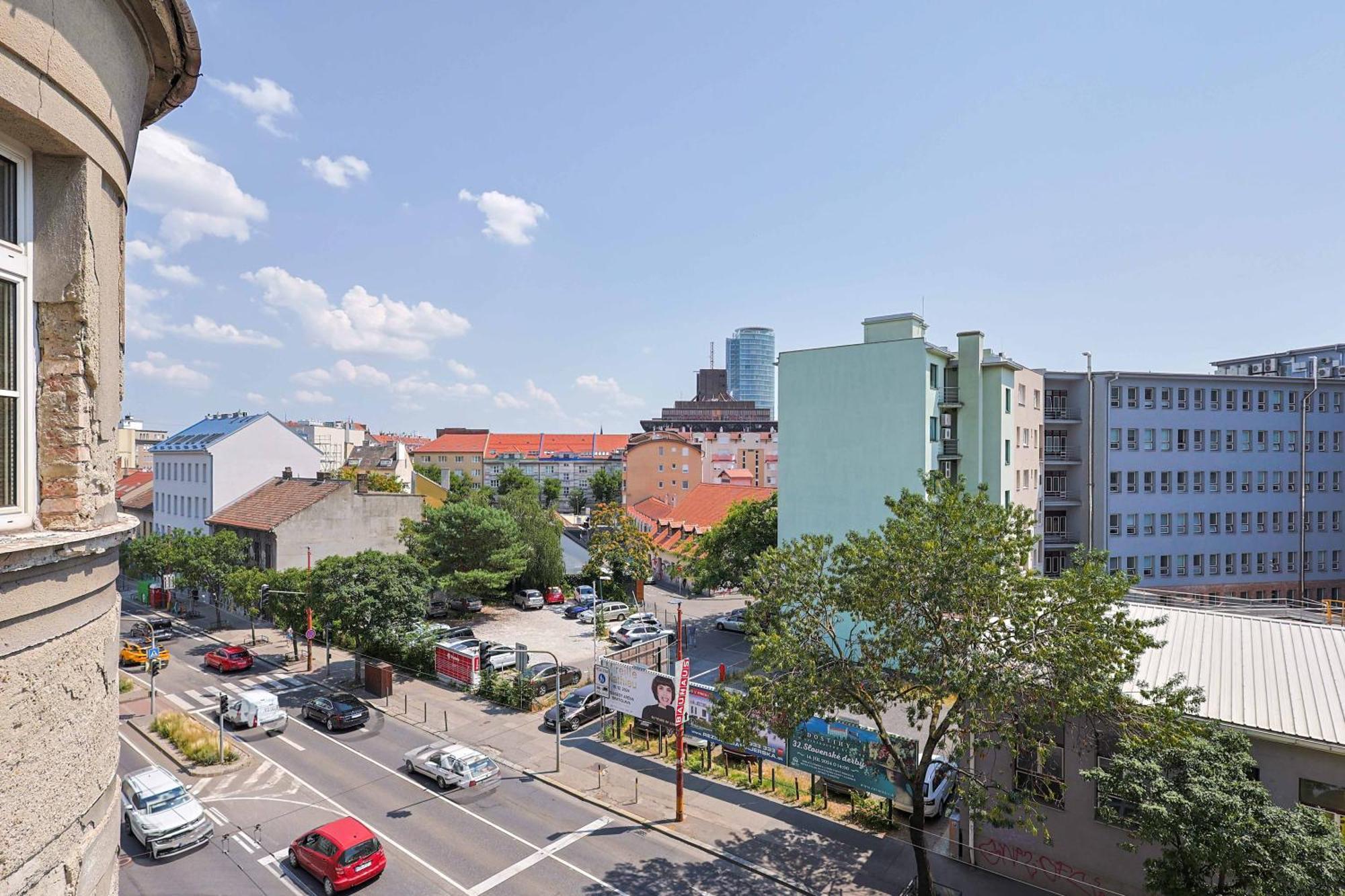 Cozy & Spacious Family Stay Near Train Station Bratislava Exterior photo