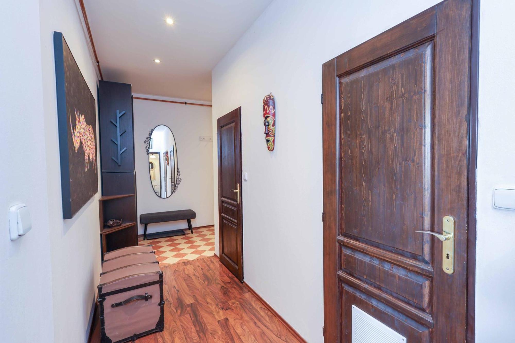 Cozy & Spacious Family Stay Near Train Station Bratislava Exterior photo