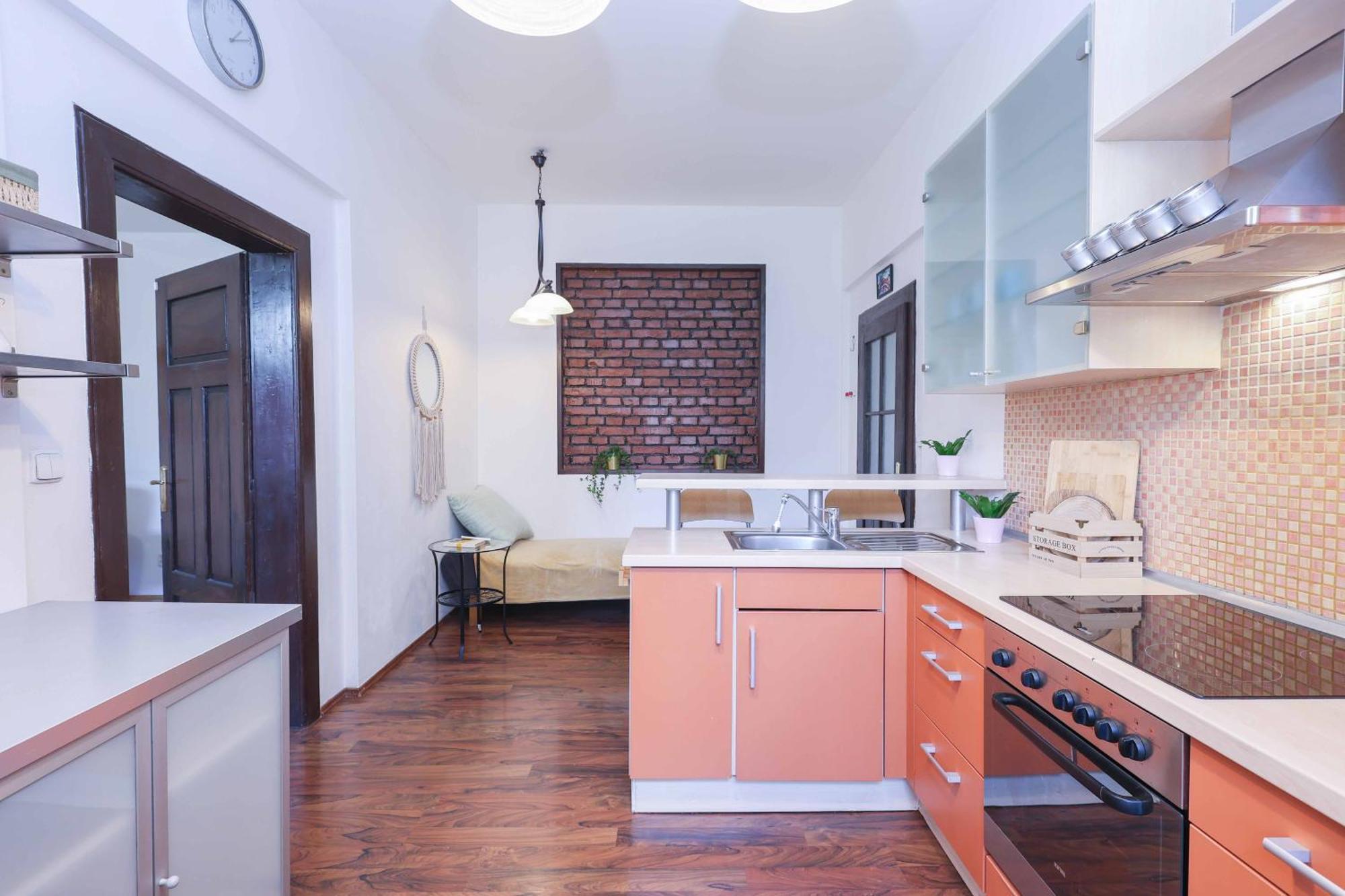 Cozy & Spacious Family Stay Near Train Station Bratislava Exterior photo